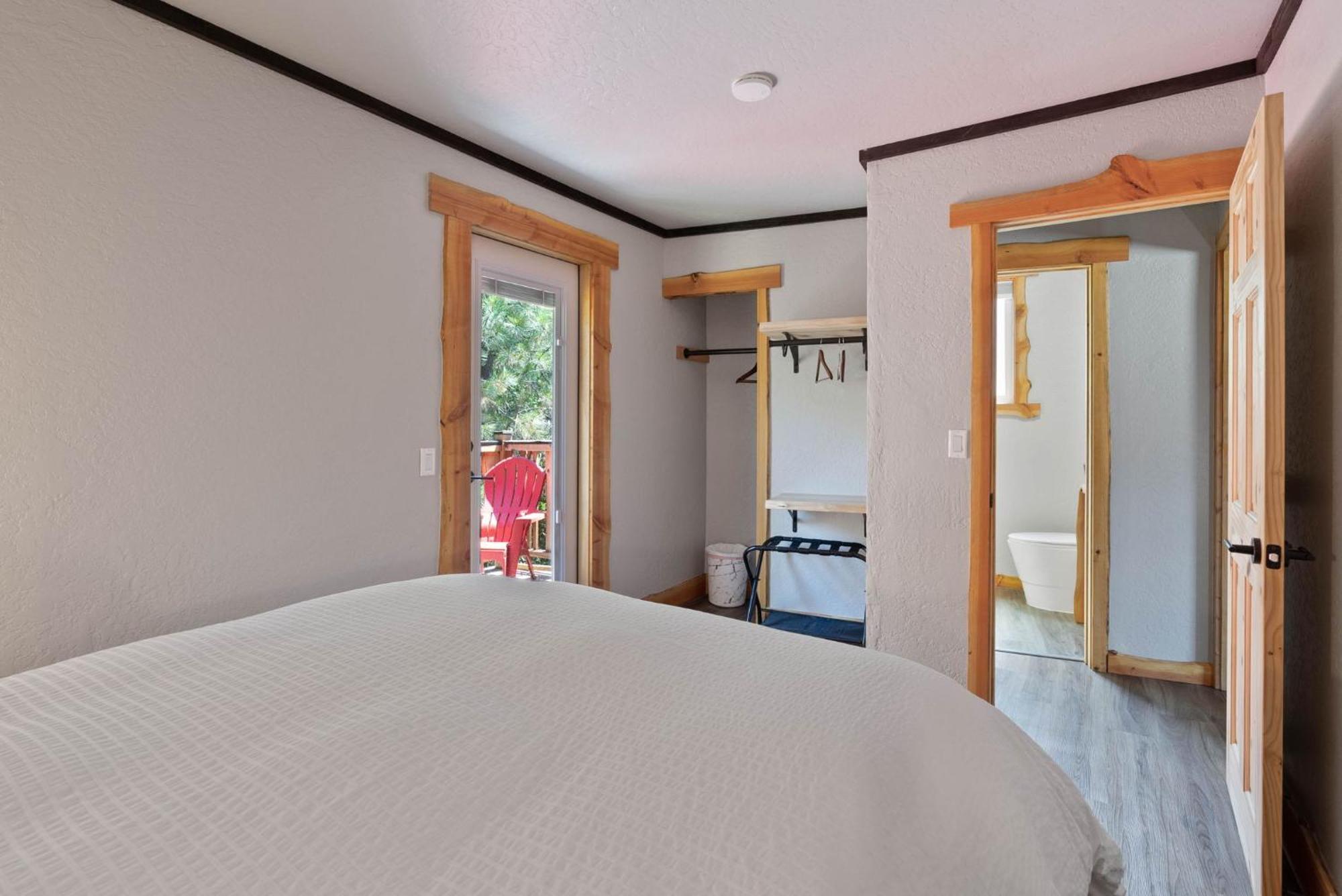 Lake Village Lodge Кер д'Ален Екстериор снимка