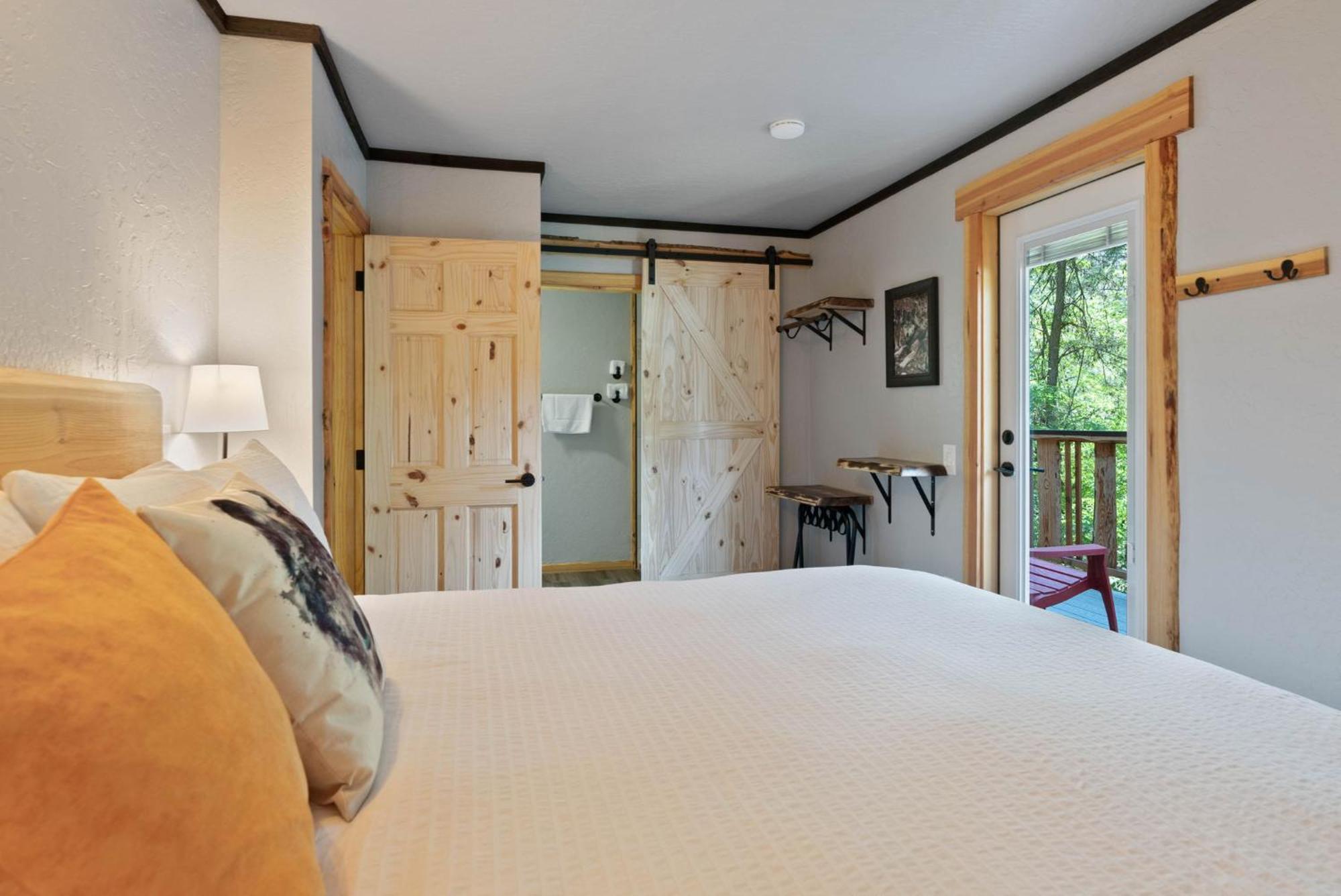 Lake Village Lodge Кер д'Ален Екстериор снимка